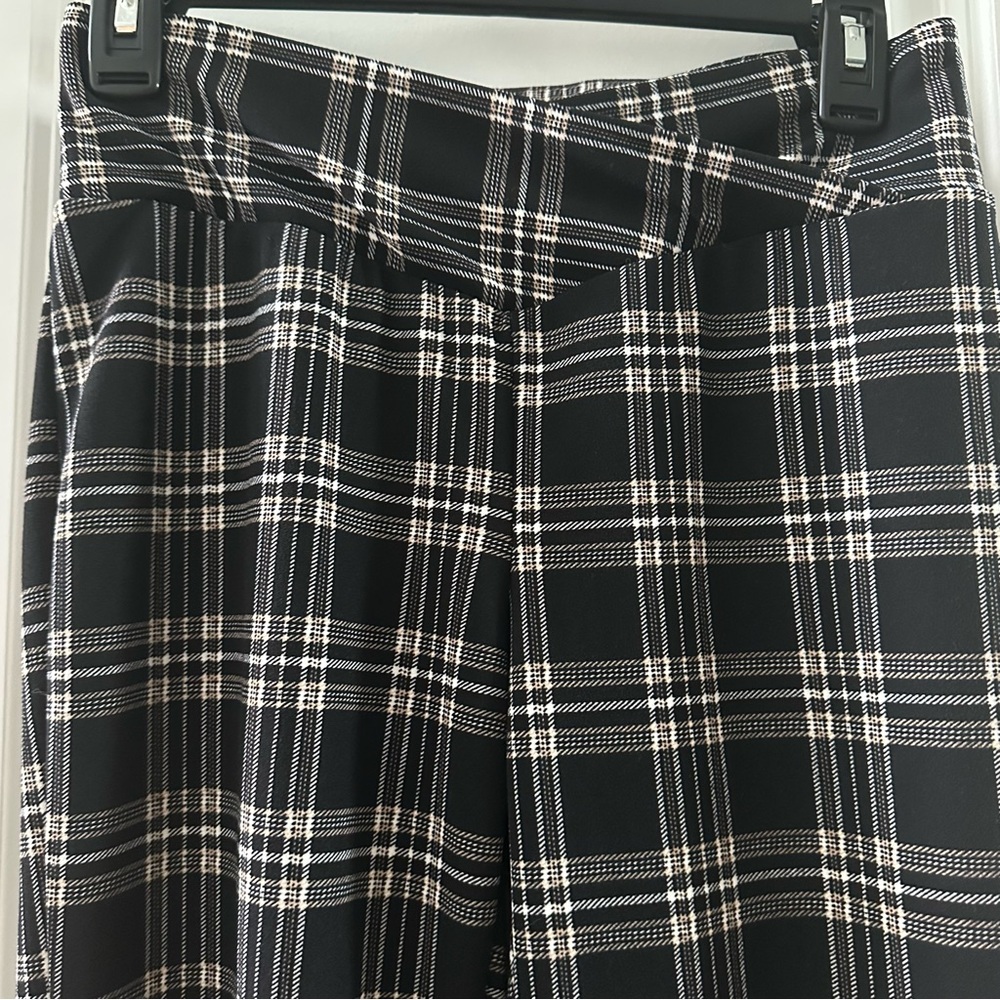 Maurices Womens XS Black & White Plaid Flare Pants 97% Polyester 3% Spandex - Picture 6 of 8